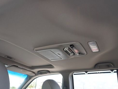 Used 2010 Honda Pilot Touring image 35