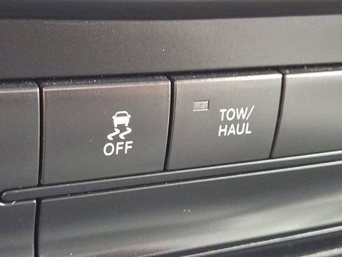 Used 2020 RAM 1500 Classic SLT image 26