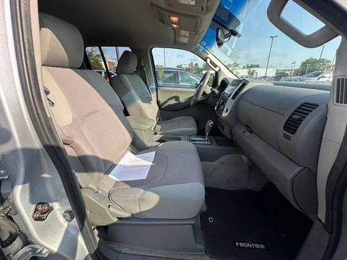 Used 2014 Nissan Frontier SV w/ SV Value Truck Package RWD image 32