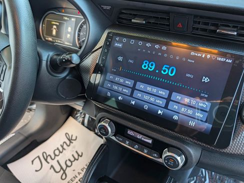 Used 2018 Nissan Kicks SV FWD image 13