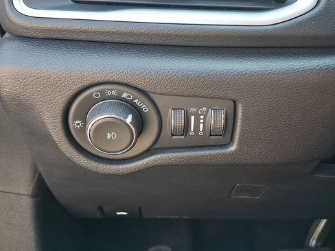 Used 2020 Chrysler Pacifica Touring-L Plus FWD image 26