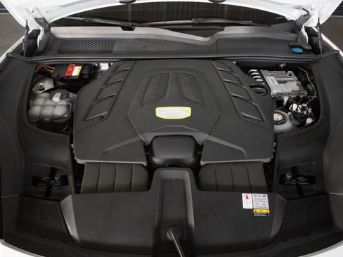 Used 2022 Porsche Cayenne Turbo S AWD/4WD image 34