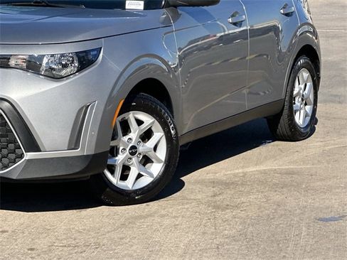 Used 2024 Kia Soul LX w/ Option Group 015 image 3