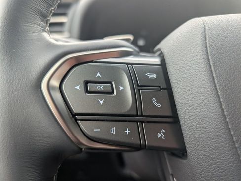 Used 2025 Lexus LX 600 4WD w/ Accessory Package (2T) image 18