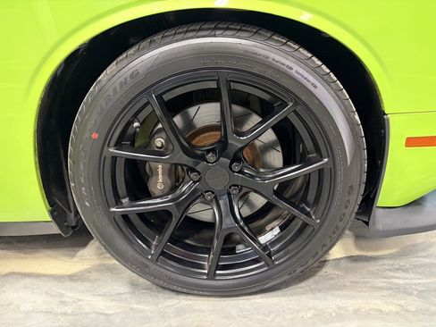 Used 2015 Dodge Challenger R/T Scat Pack w/ Scat Pack Appearance Package image 23