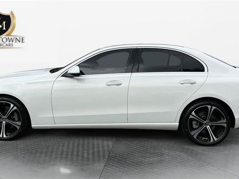 Used 2024 Mercedes-Benz C 300 Sedan image 2