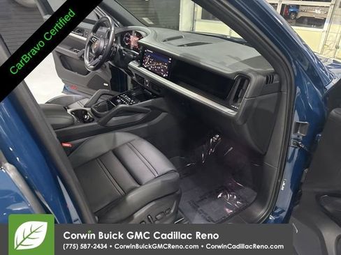 Used 2024 Porsche Cayenne S AWD/4WD image 33