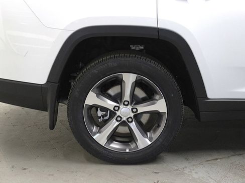 New 2026 Jeep Grand Cherokee L Limited w/ MOPAR Finishing Package AWD/4WD image 41