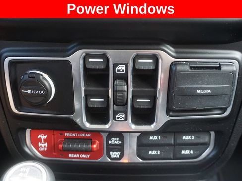 Used 2021 Jeep Wrangler Unlimited Rubicon w/ Cold Weather Group AWD/4WD image 5
