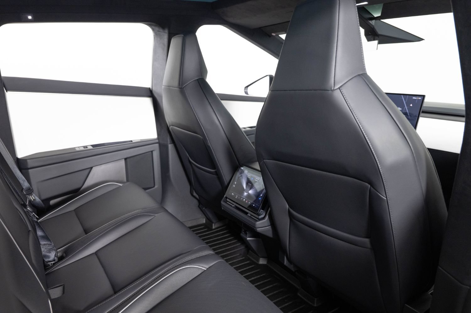 Used 2024 Tesla Cybertruck AWD Crew Cab image 22