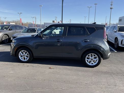 Used 2023 Kia Soul LX w/ LX Technology Package image 5