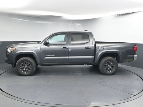 Used 2020 Toyota Tacoma SR5 image 5
