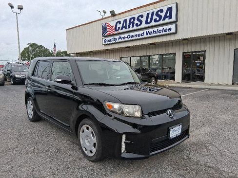Used 2013 Scion xB image 1