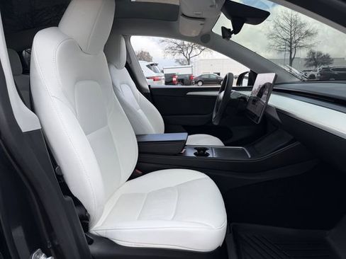 Used 2024 Tesla Model Y Long Range image 25