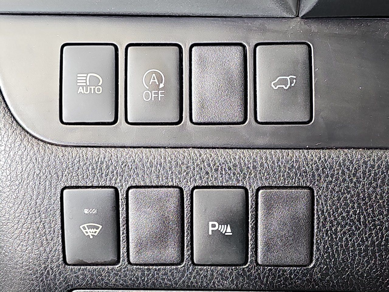 Used 2018 Toyota Highlander Limited w/ Protection Package #3 AWD/4WD image 31