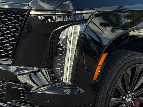 Used 2025 Cadillac Escalade V image 14