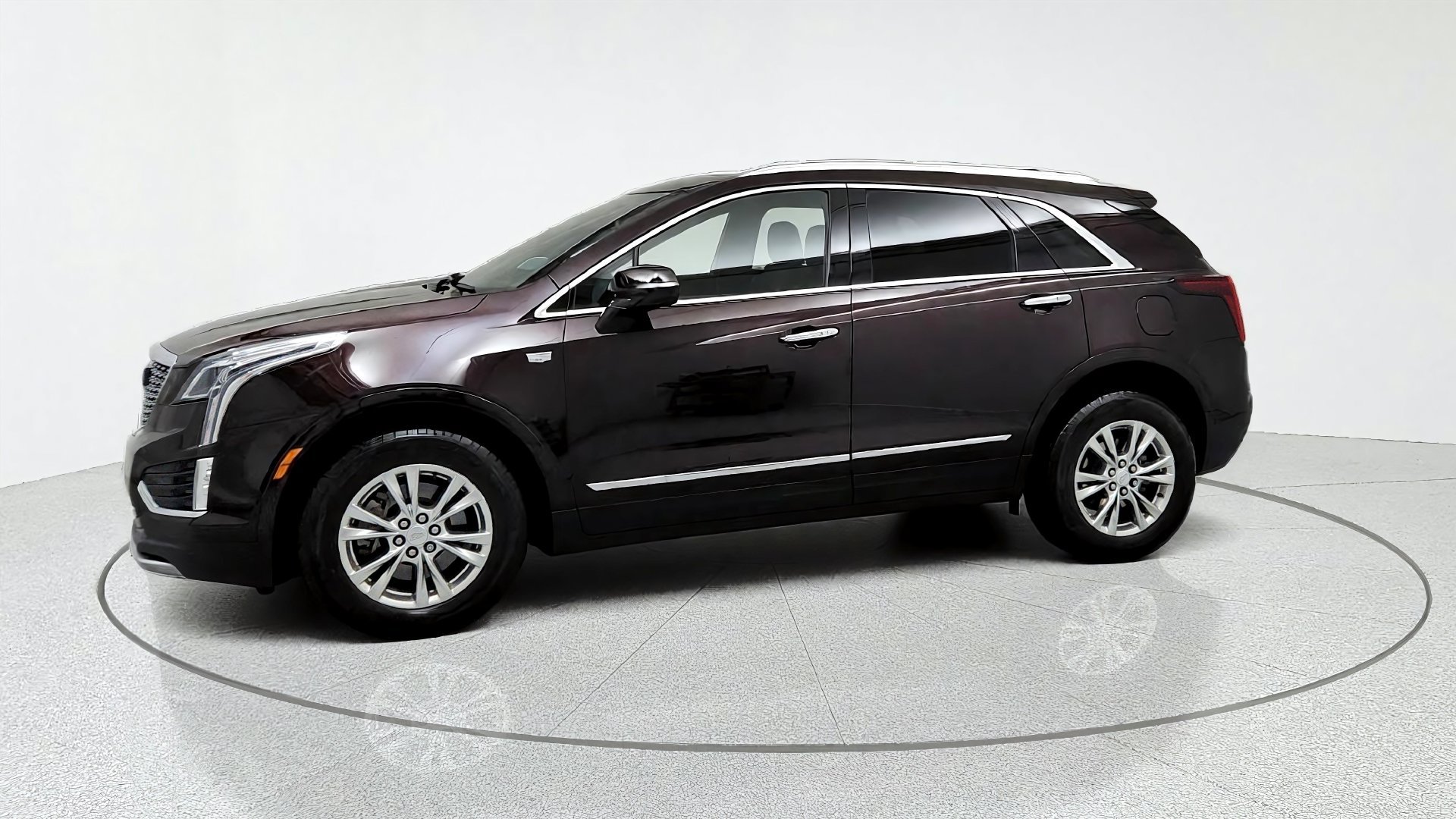 Used 2020 Cadillac XT5 Premium Luxury w/ LPO, Floor Liner Package FWD image 2