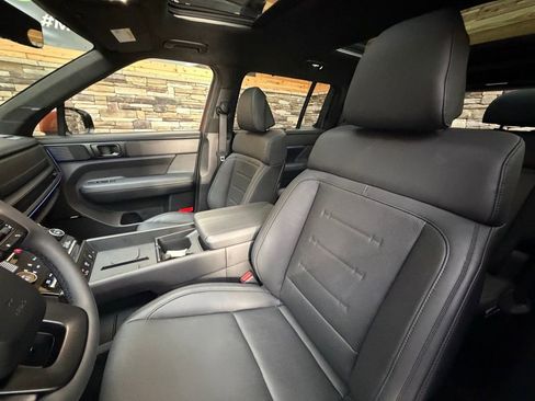 Certified 2025 Hyundai Santa Fe Calligraphy image 12