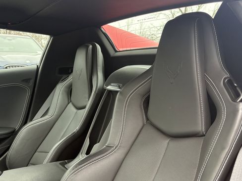 Used 2024 Chevrolet Corvette Stingray Convertible w/ Z51 Performance Package image 18