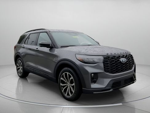 New 2026 Ford Explorer ST-Line w/ Premium Package image 2