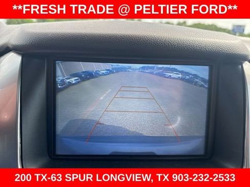 Used 2018 Chevrolet Suburban LT image 25