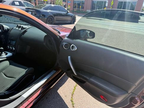 Used 2006 Nissan 350Z Enthusiast w/ (N93) Cargo Convenience Pkg RWD image 19