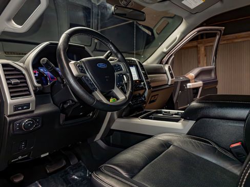 Used 2019 Ford F250 Lariat image 16