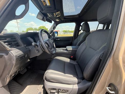 Used 2024 Lexus GX 550 AWD/4WD image 12
