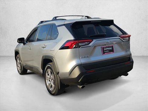 Used 2025 Toyota RAV4 XLE AWD/4WD image 8