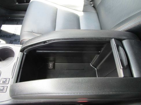 Used 2019 Toyota Highlander XLE AWD/4WD image 22
