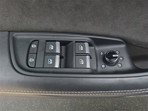 Used 2022 Audi SQ8 Prestige image 25