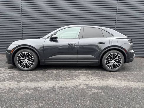 Certified 2026 Porsche Macan 4 Electric AWD/4WD image 2