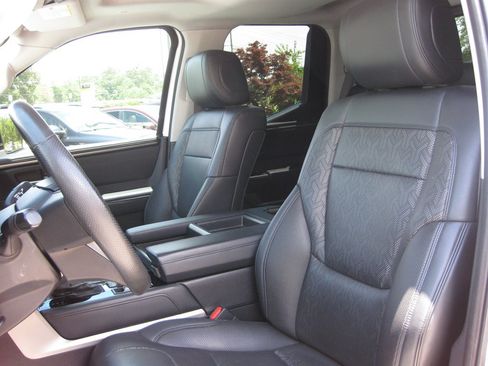 Used 2022 Toyota Tundra Limited AWD/4WD image 27