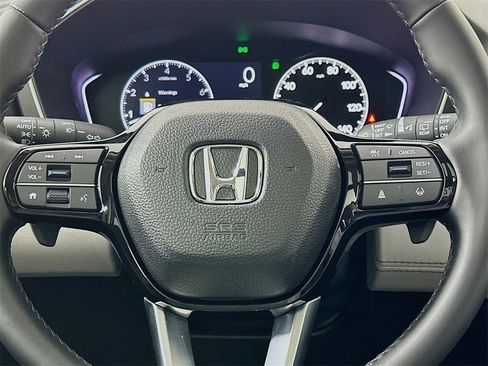 New 2025 Honda Pilot Touring image 18