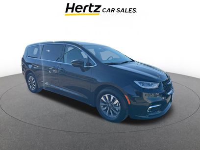 Used 2023 Chrysler Pacifica Touring-L