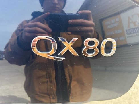 Used 2015 INFINITI QX80 4WD w/ Theater Package image 9