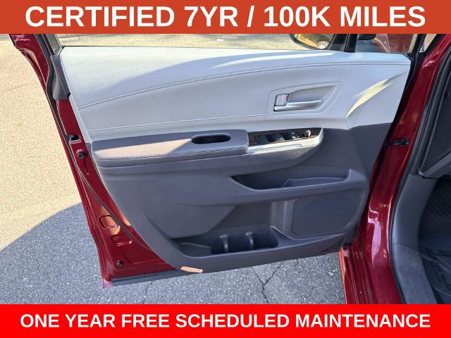 Used 2022 Toyota Sienna XLE AWD/4WD image 13