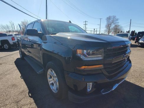 Used 2018 Chevrolet Silverado 1500 LT w/ All Star Edition image 10