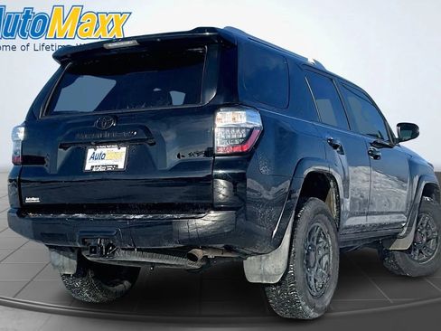 Used 2018 Toyota 4Runner SR5 Premium AWD/4WD image 9