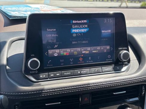 Used 2022 Nissan Rogue SV AWD/4WD image 4