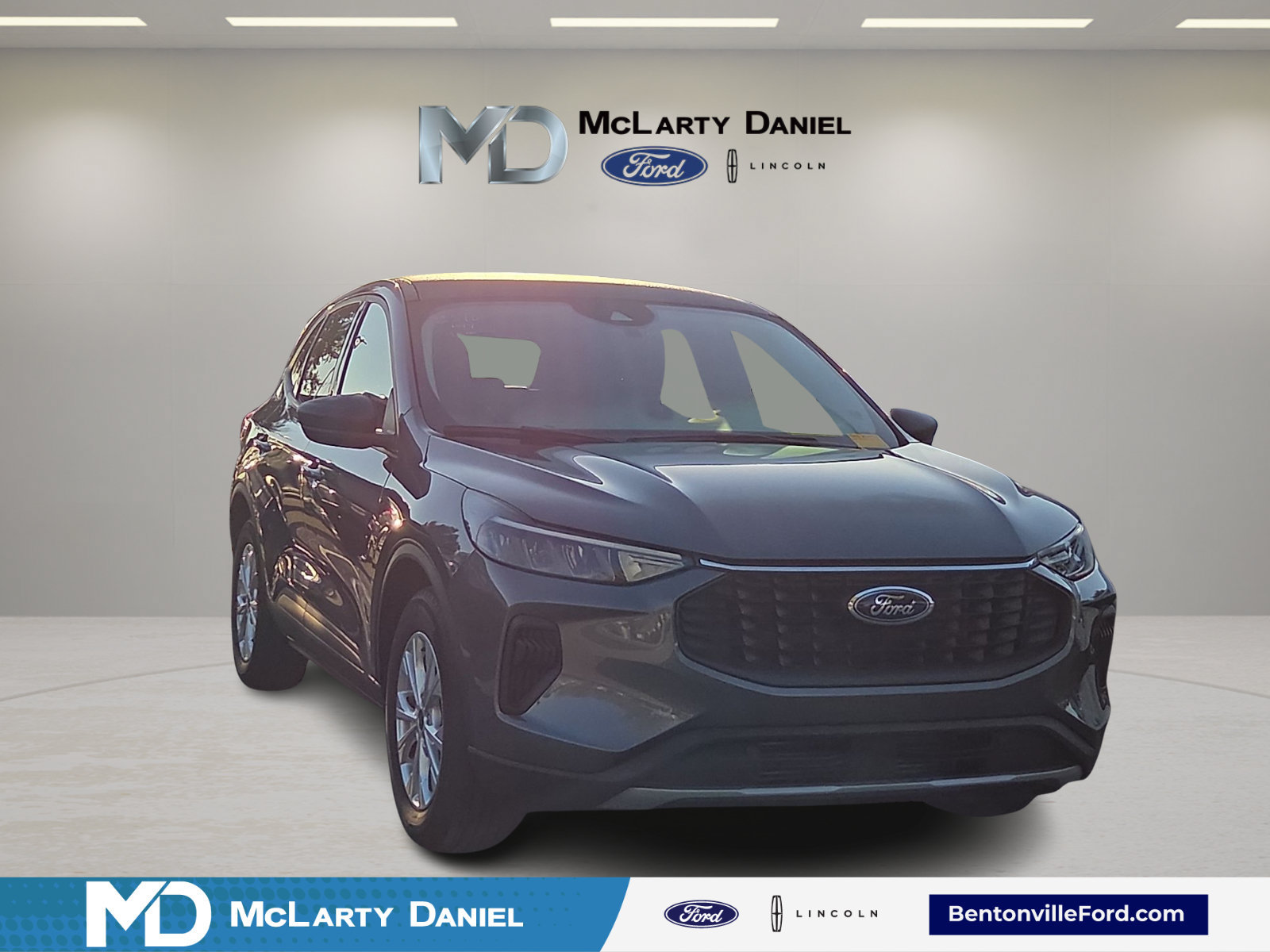 Used 2025 Ford Escape Active FWD image 1