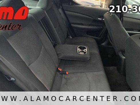 Used 2013 Dodge Avenger SE image 20