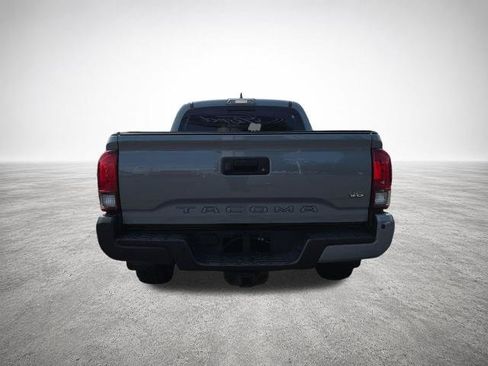 Used 2019 Toyota Tacoma TRD Sport AWD/4WD image 7