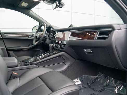 Certified 2026 Porsche Macan AWD/4WD image 26