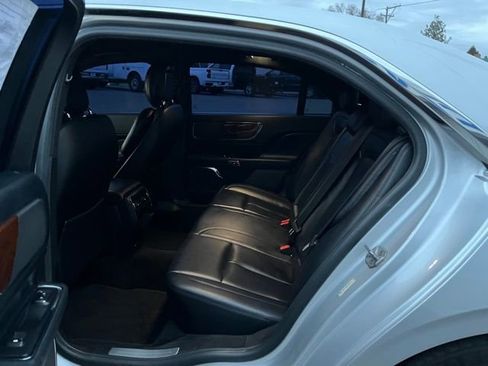 Used 2018 Lincoln Continental Premiere image 26
