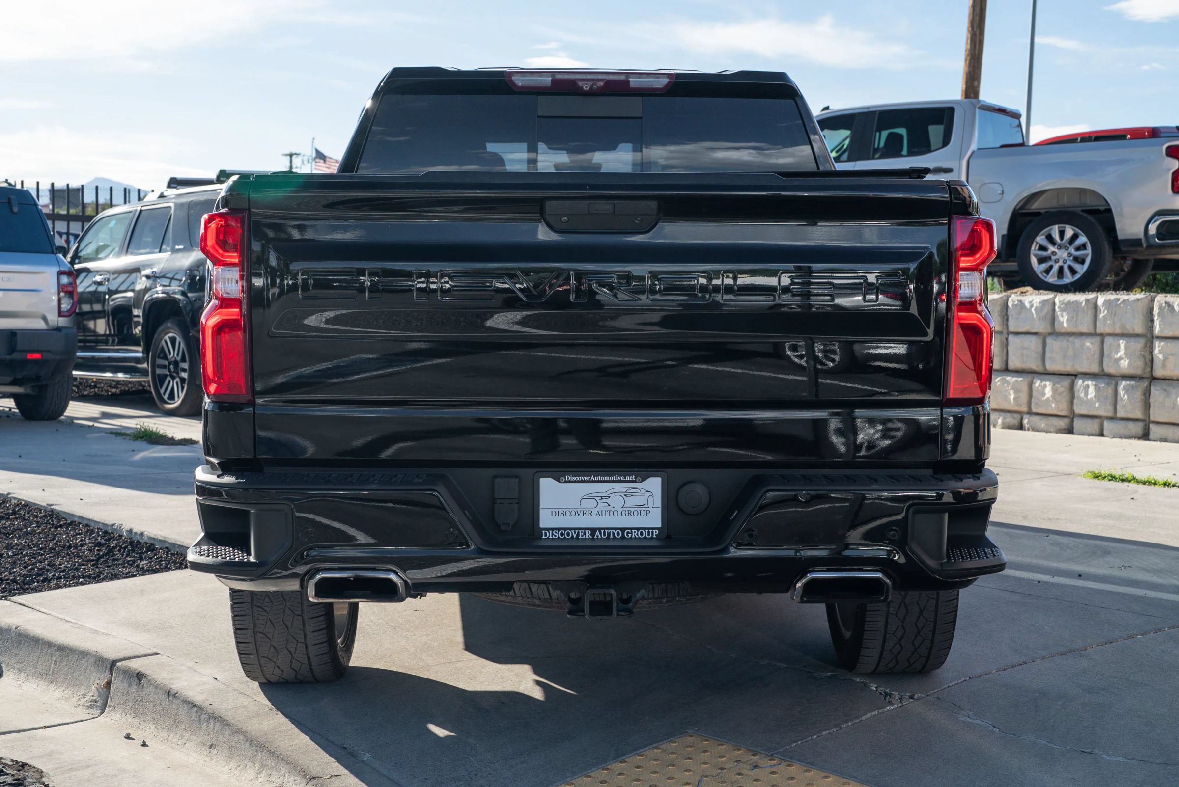 Used 2020 Chevrolet Silverado 1500 High Country w/ Technology Package AWD/4WD image 6