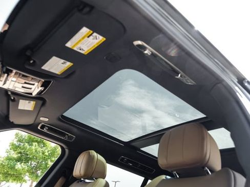 New 2026 Land Rover Range Rover Long Wheelbase SE AWD/4WD image 5
