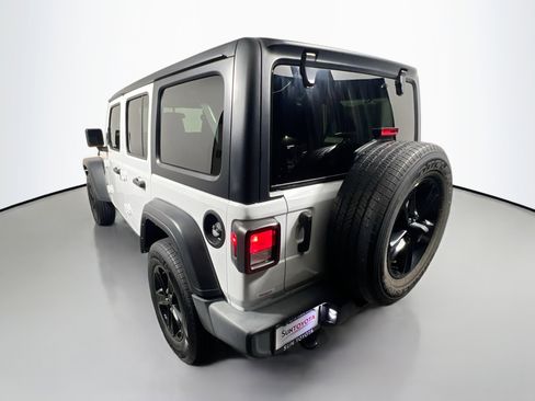 Used 2023 Jeep Wrangler Altitude image 6