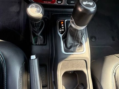Used 2024 Jeep Wrangler Unlimited Rubicon 4xe AWD/4WD image 28