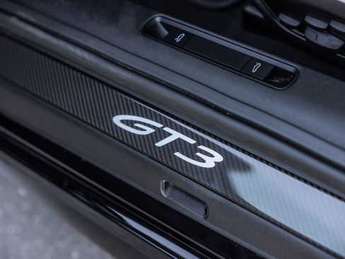 Used 2022 Porsche 911 GT3 image 15